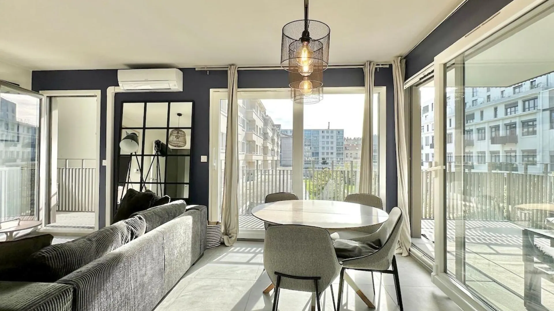 Superbe Appartement Climatise Lione 0*,  Francia